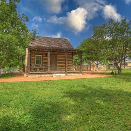 Town Creek Cabin Walk To Main St Villa Fredericksburg Exterior photo