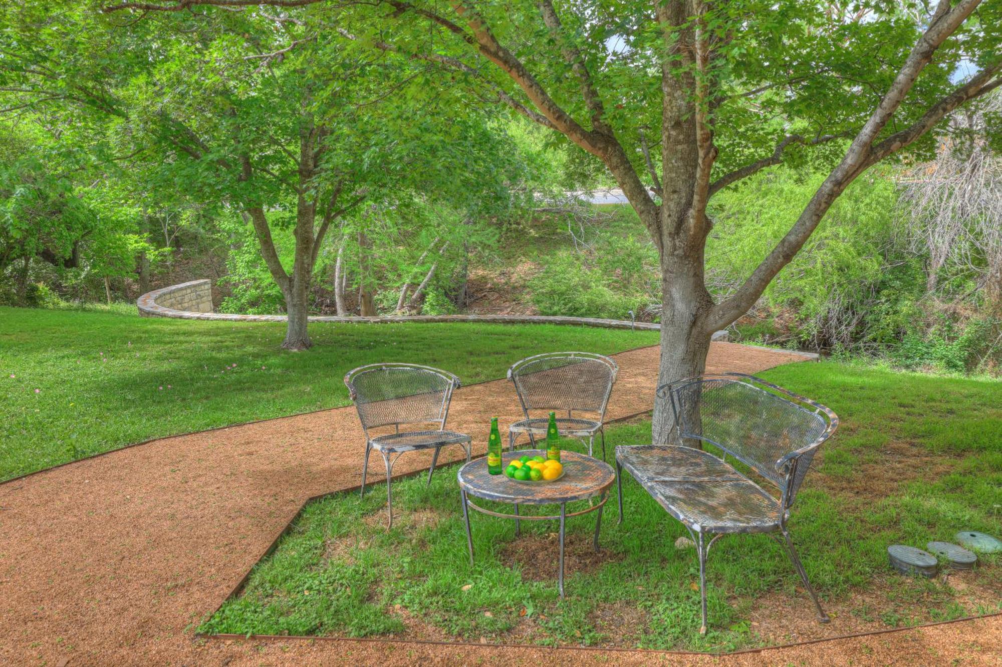 Town Creek Cabin Walk To Main St Villa Fredericksburg Exterior photo